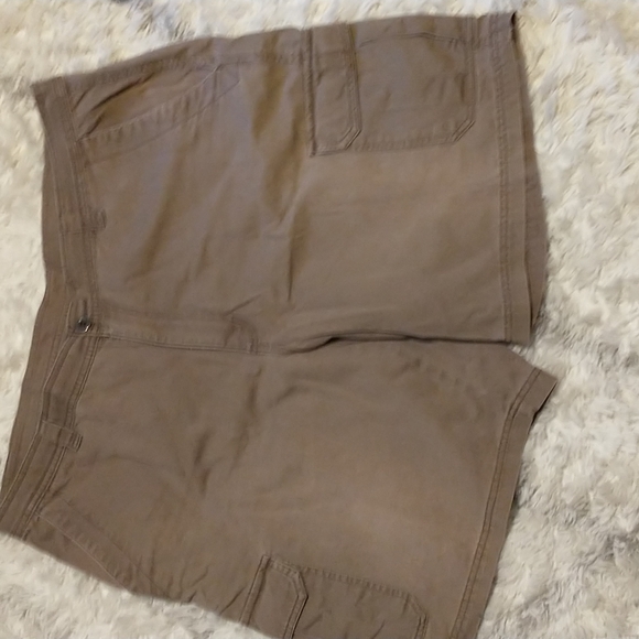 Columbia men's size 40x10 cargo shorts-vintage - Picture 3 of 5